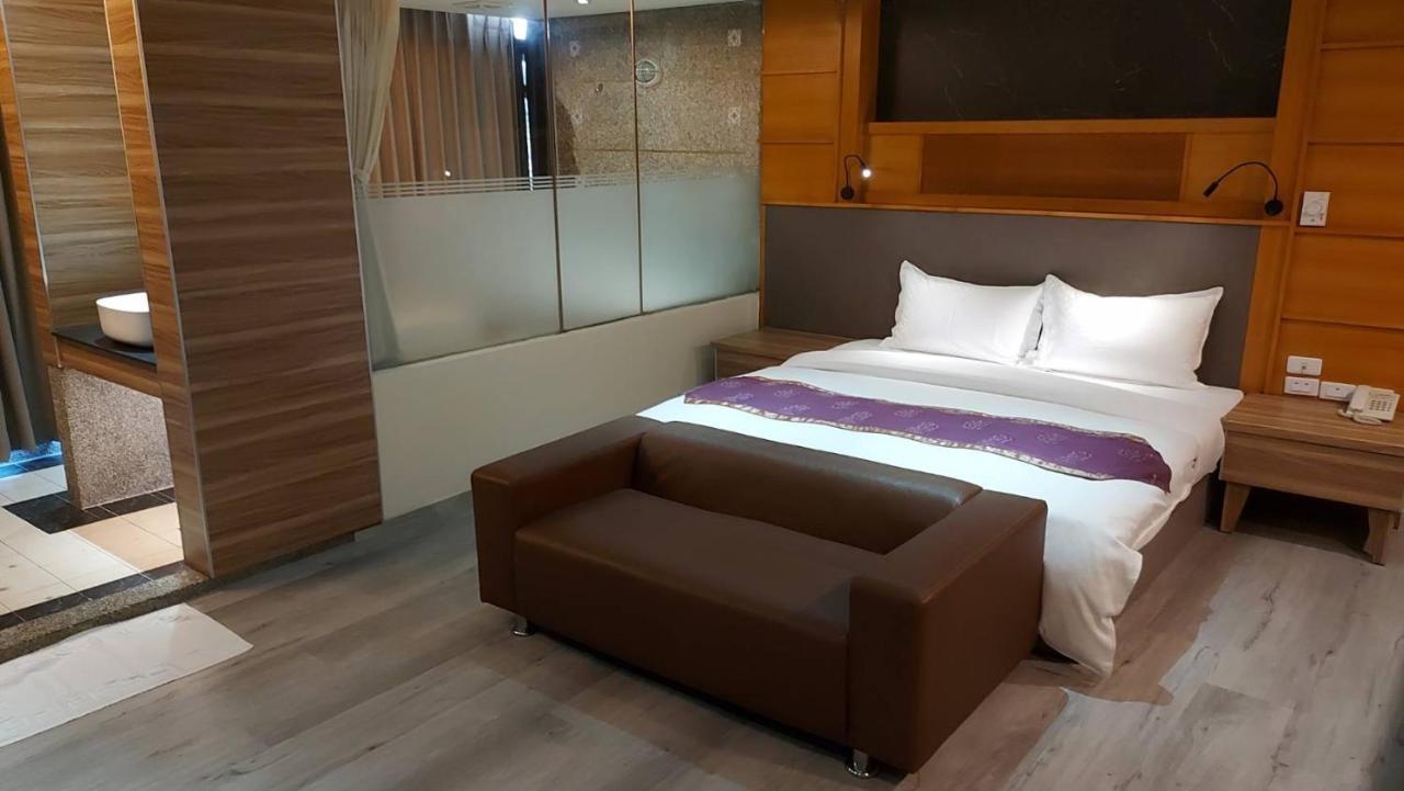 Jungle City Motel Chiayi Eksteriør bilde