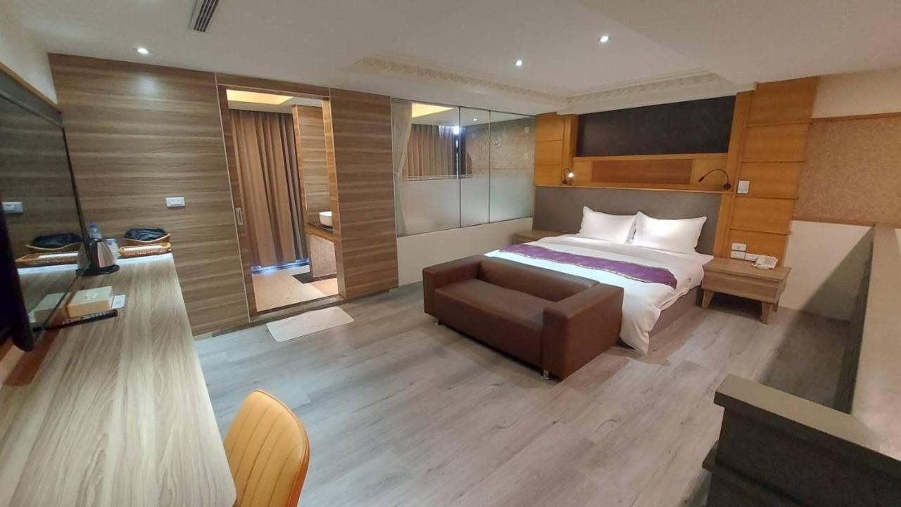 Jungle City Motel Chiayi Eksteriør bilde